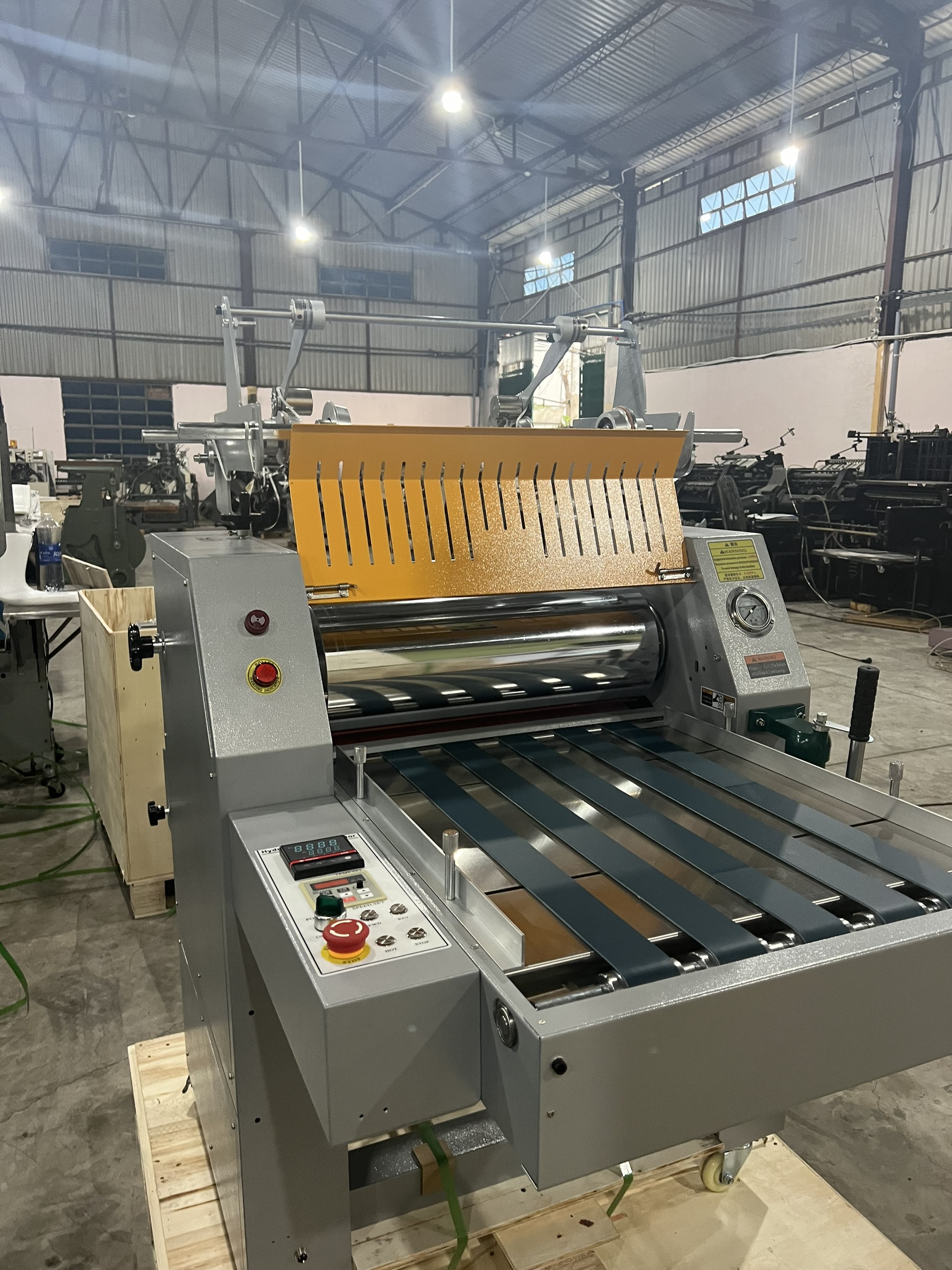 M&Aacute;Y C&Aacute;N M&Agrave;NG THỦY LỰC 520 ( MODEL AV520Y )